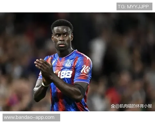 拜仁与切尔西争夺森林后卫穆里略明夏目标锁定格伊