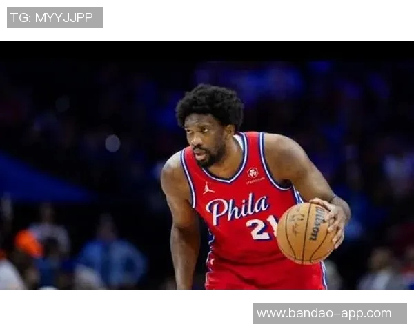 哈登三分首球遭格莱姆斯肘击裁判未作判罚引争议