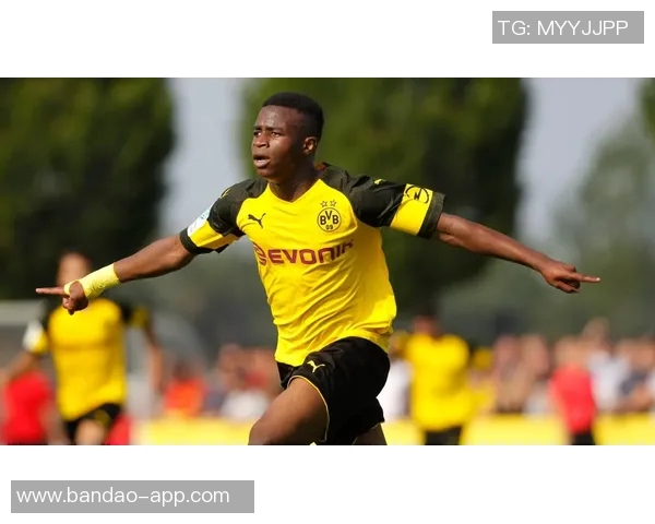 穆科科在丹麦遭遇困境多特名宿呼吁给予更多信任与支持